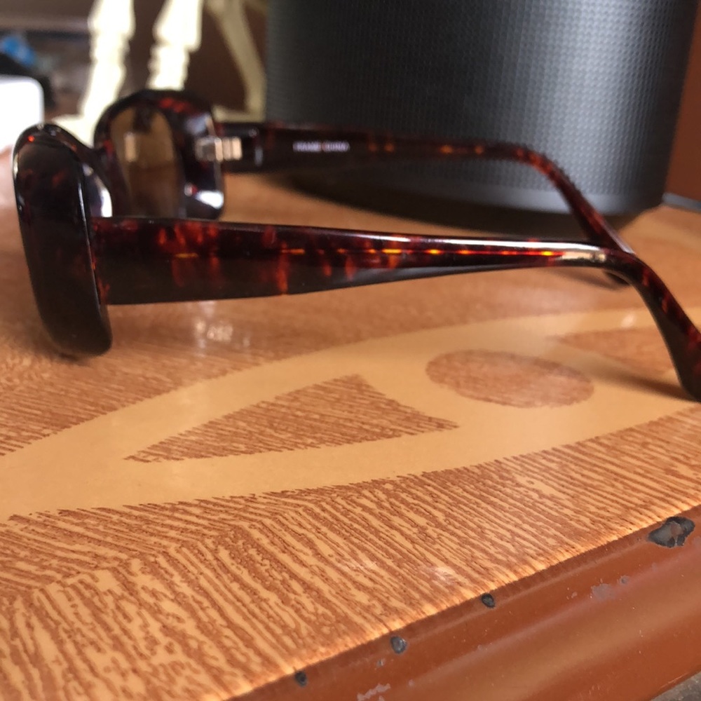 Tortoise shell sunglasses - Picture 4 of 7
